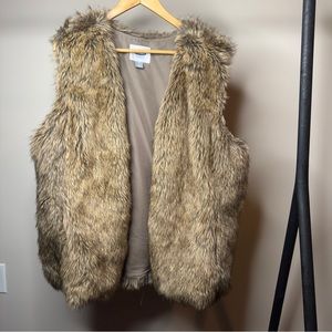Vintage Old Navy Fur Vest - Size XL (Women’s)